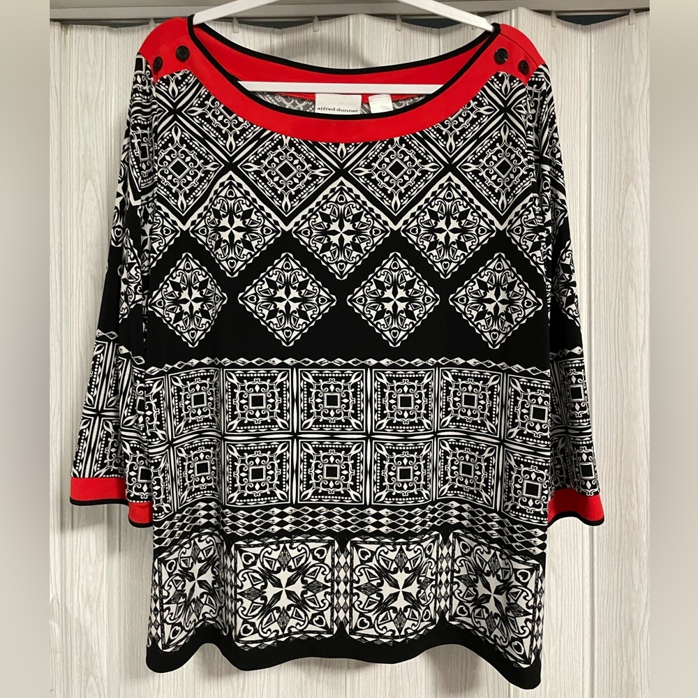 Alfred Dunner Black White Geometric Print Blouse with Red Trim Accents